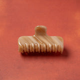 Gloss'd Hair Claw in Honey Maple